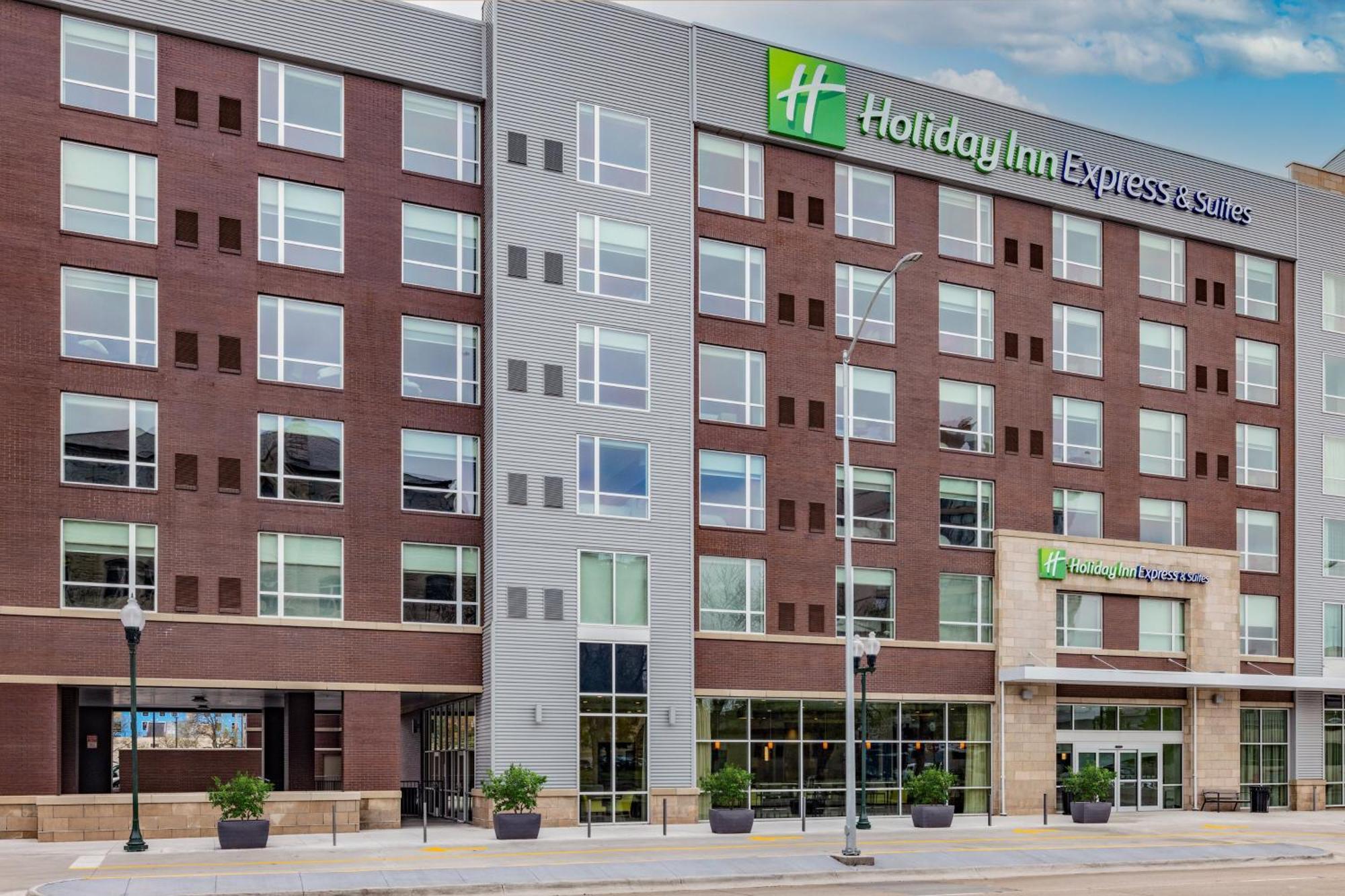 Holiday Inn Express & Suites - Lincoln Downtown , An Ihg Hotel Exterior photo